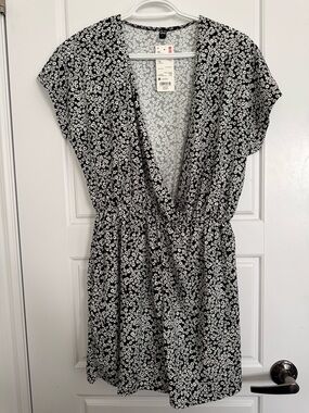 UNIQLO Black & White Floral Mini Romper